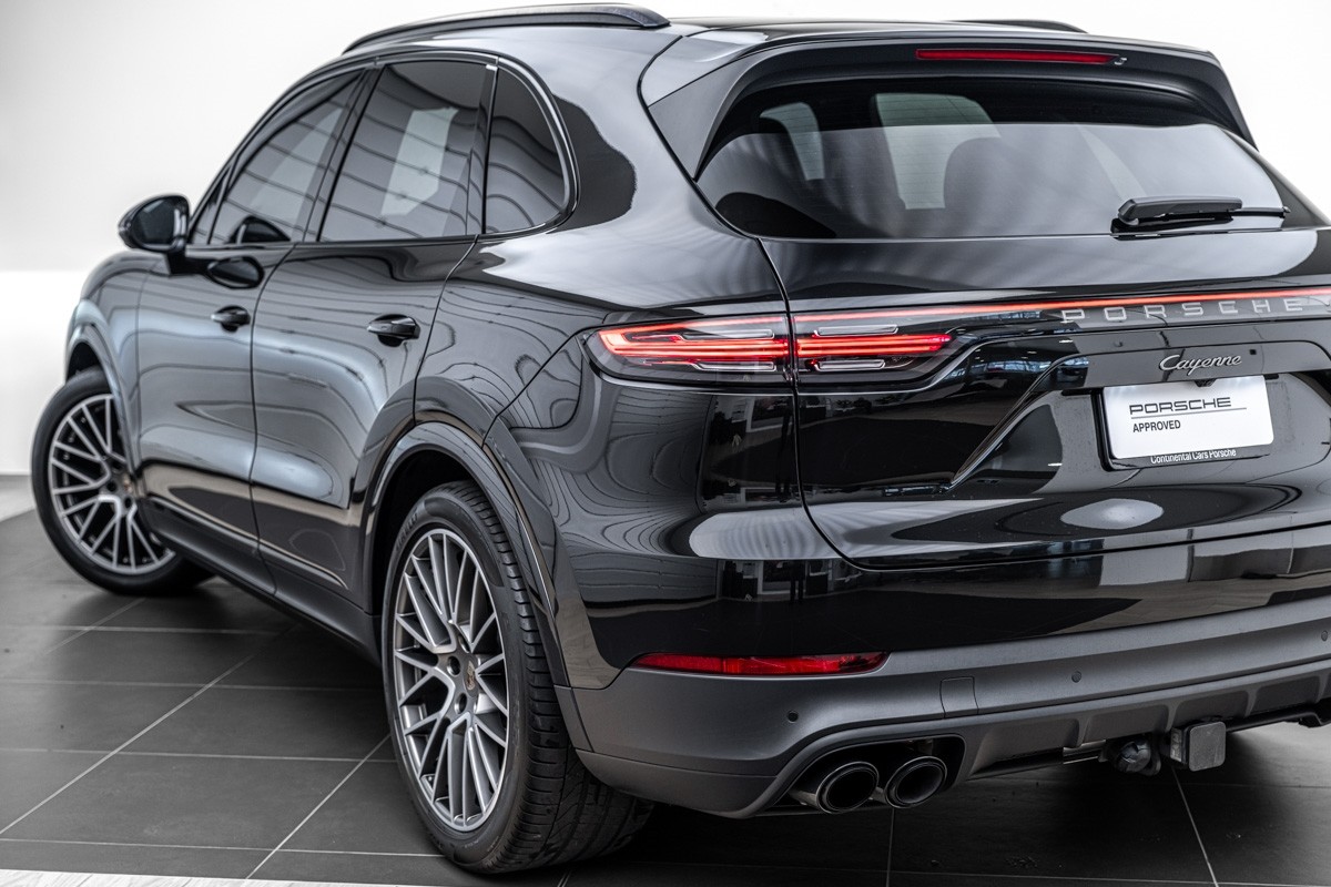 Porsche Cayenne Platinum Edition (E3)