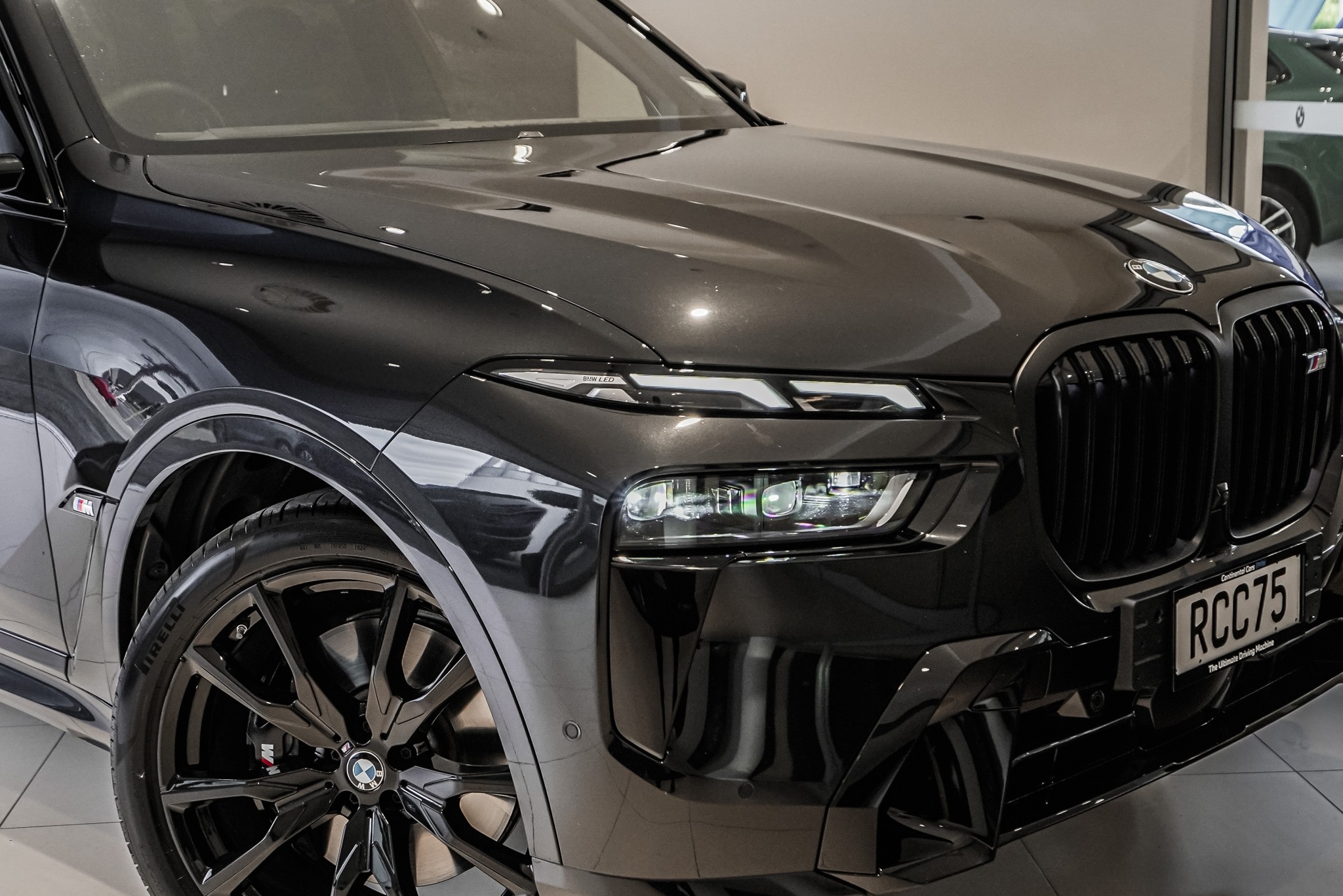 BMW X7 M60i 4.4Pt/4Wd/8At