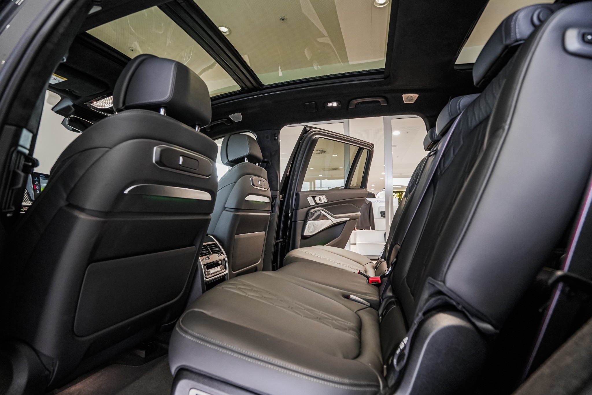 BMW X7 M60i 4.4Pt/4Wd/8At