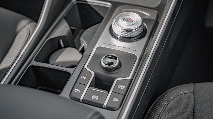 2025 Kia Sorento 17