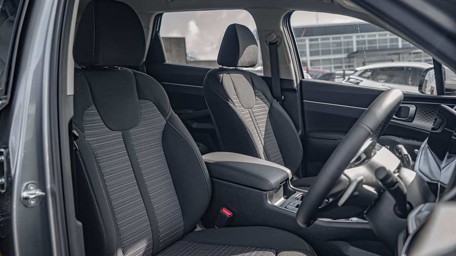 2025 Kia Sorento 8