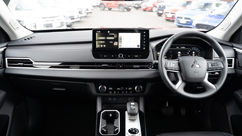 2025 Mitsubishi Outlander 10