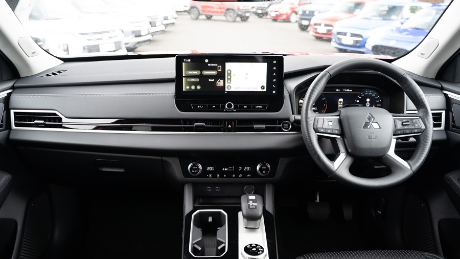 2025 Mitsubishi Outlander 10