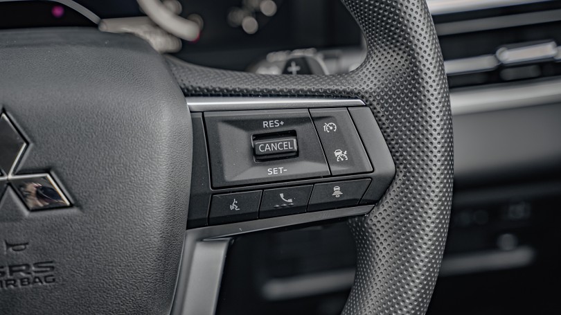 2025 Mitsubishi Outlander 14