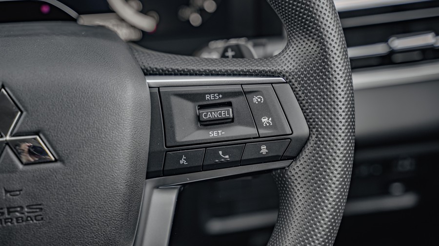 2025 Mitsubishi Outlander 14