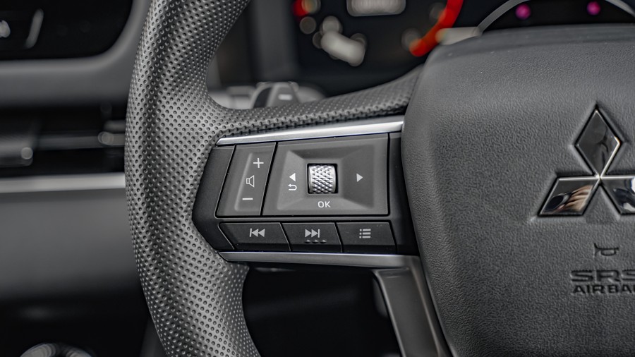 2025 Mitsubishi Outlander 13