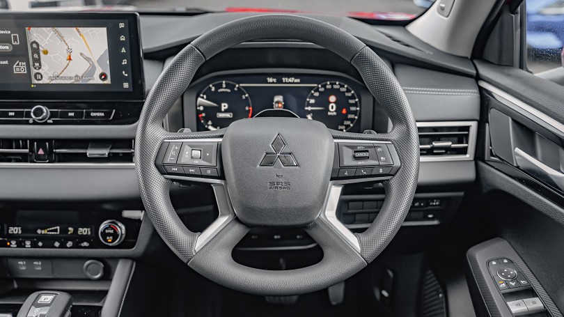 2025 Mitsubishi Outlander 11