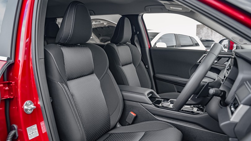 2025 Mitsubishi Outlander 8