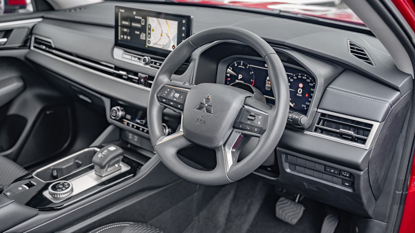 2025 Mitsubishi Outlander 9