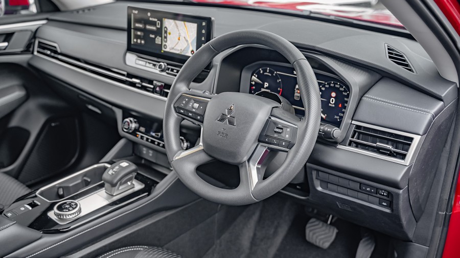 2025 Mitsubishi Outlander 9