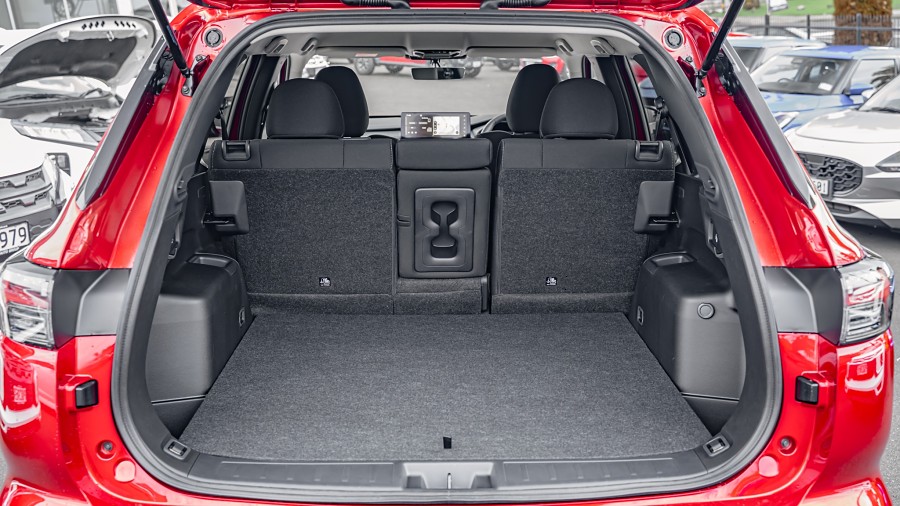 2025 Mitsubishi Outlander 18