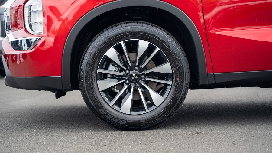 2025 Mitsubishi Outlander 6