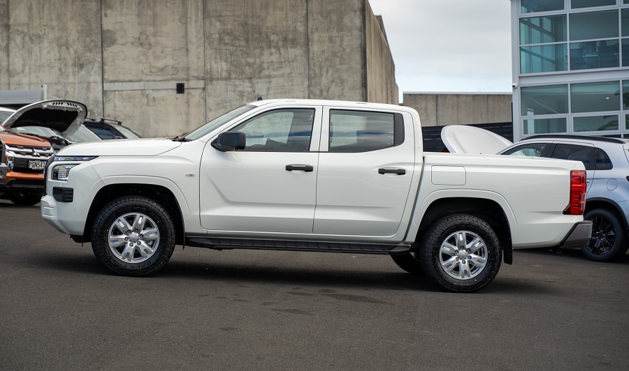 2026 Mitsubishi Triton 5