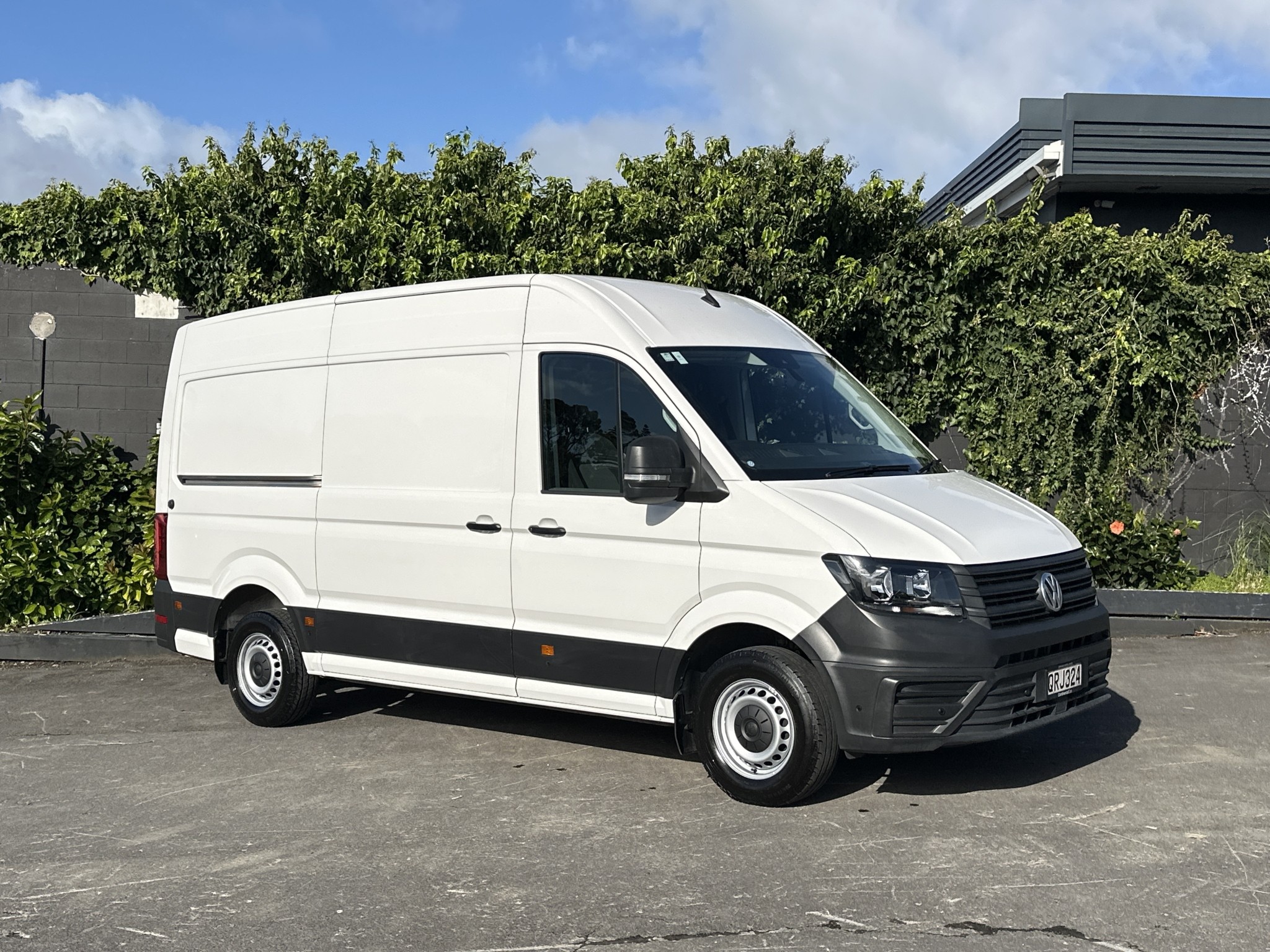Volkswagen Crafter 35 103KW MWB AUTO