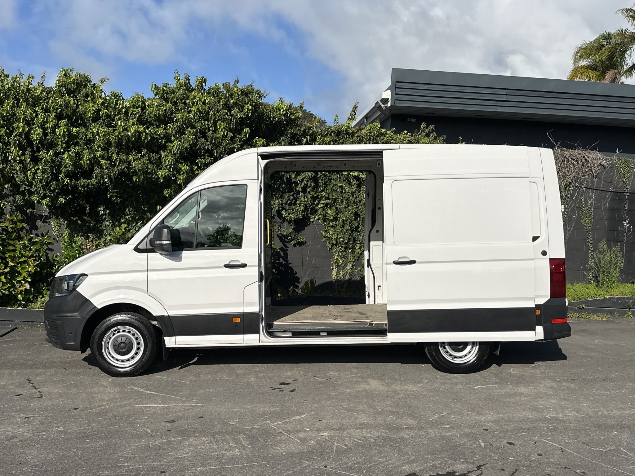 Volkswagen Crafter 35 103KW MWB AUTO