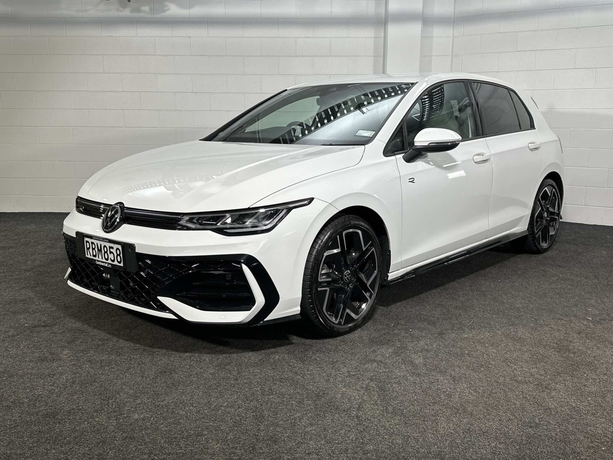 Volkswagen Golf 8.5 R-LINE