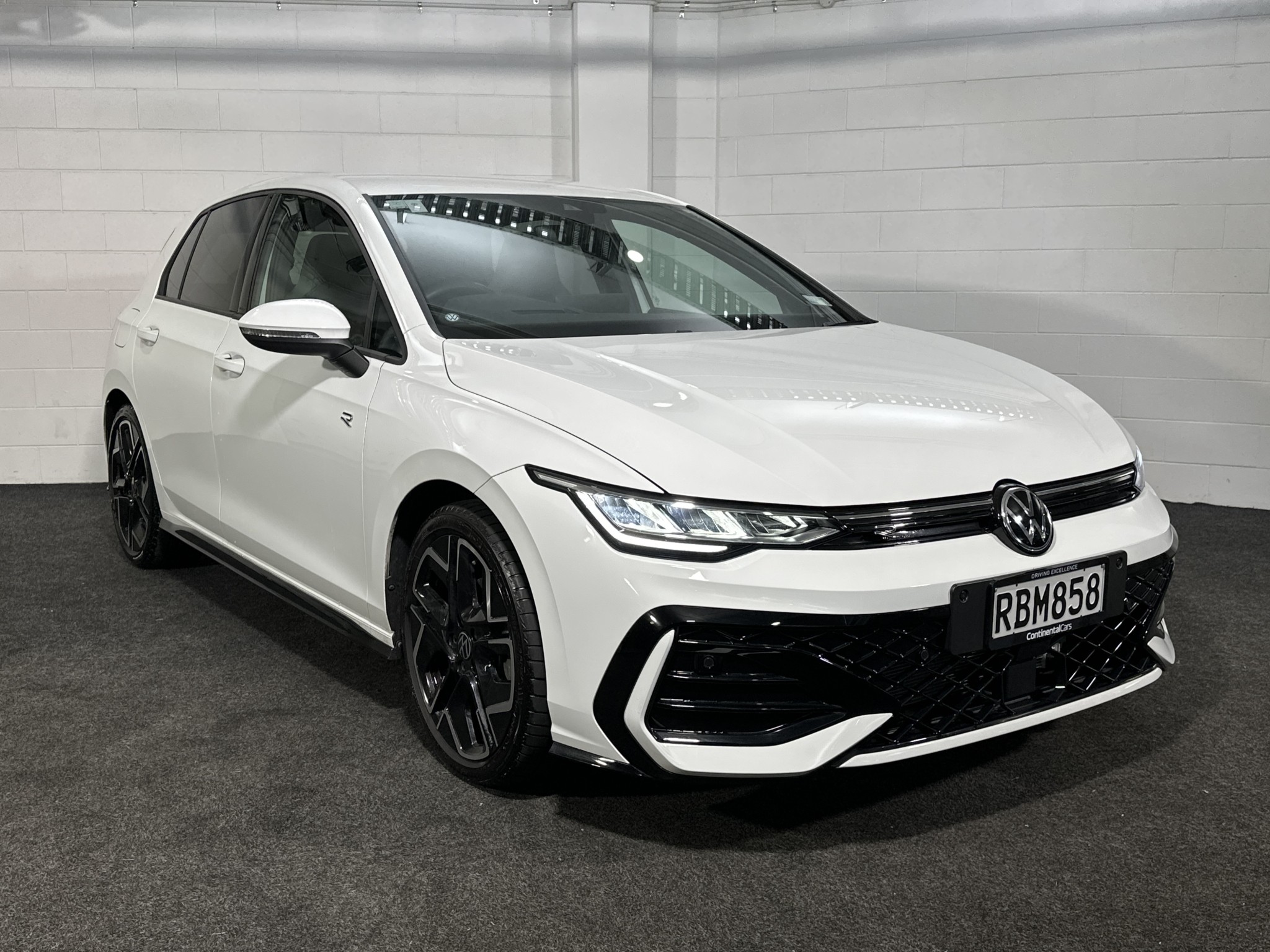 Volkswagen Golf 8.5 R-LINE