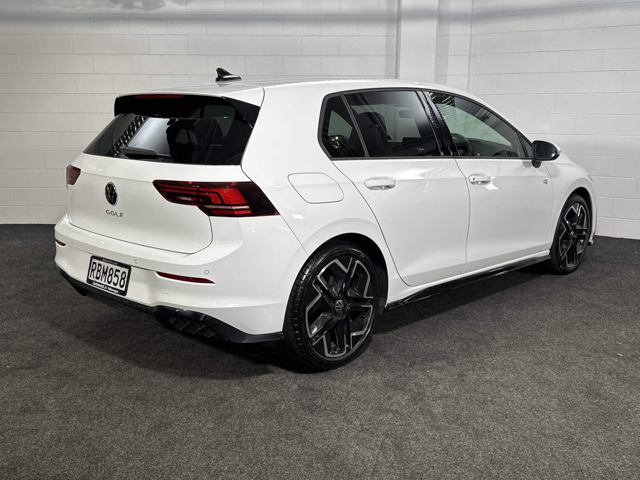 Volkswagen Golf 8.5 R-LINE