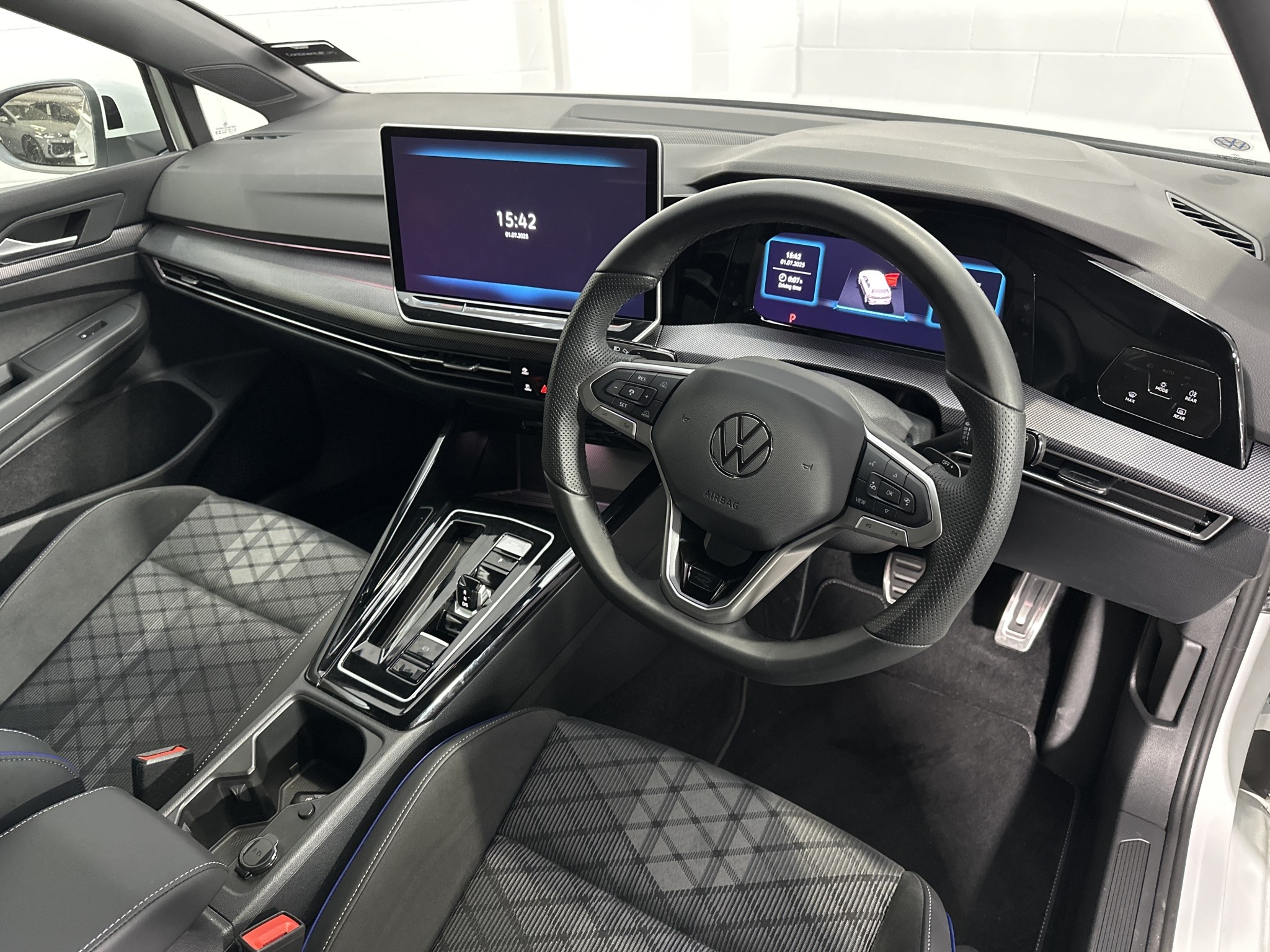 Volkswagen Golf 8.5 R-LINE