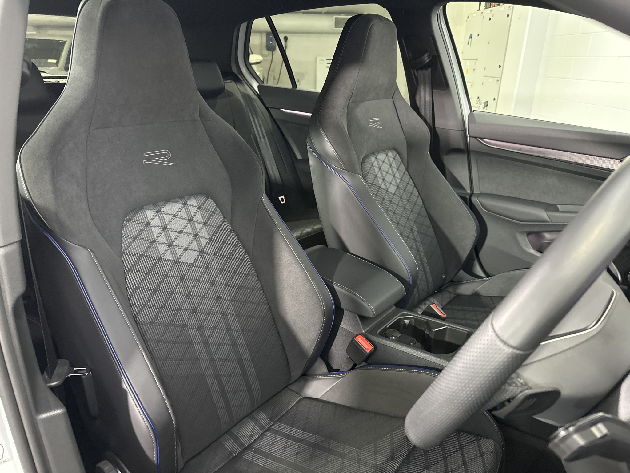 Volkswagen Golf 8.5 R-LINE
