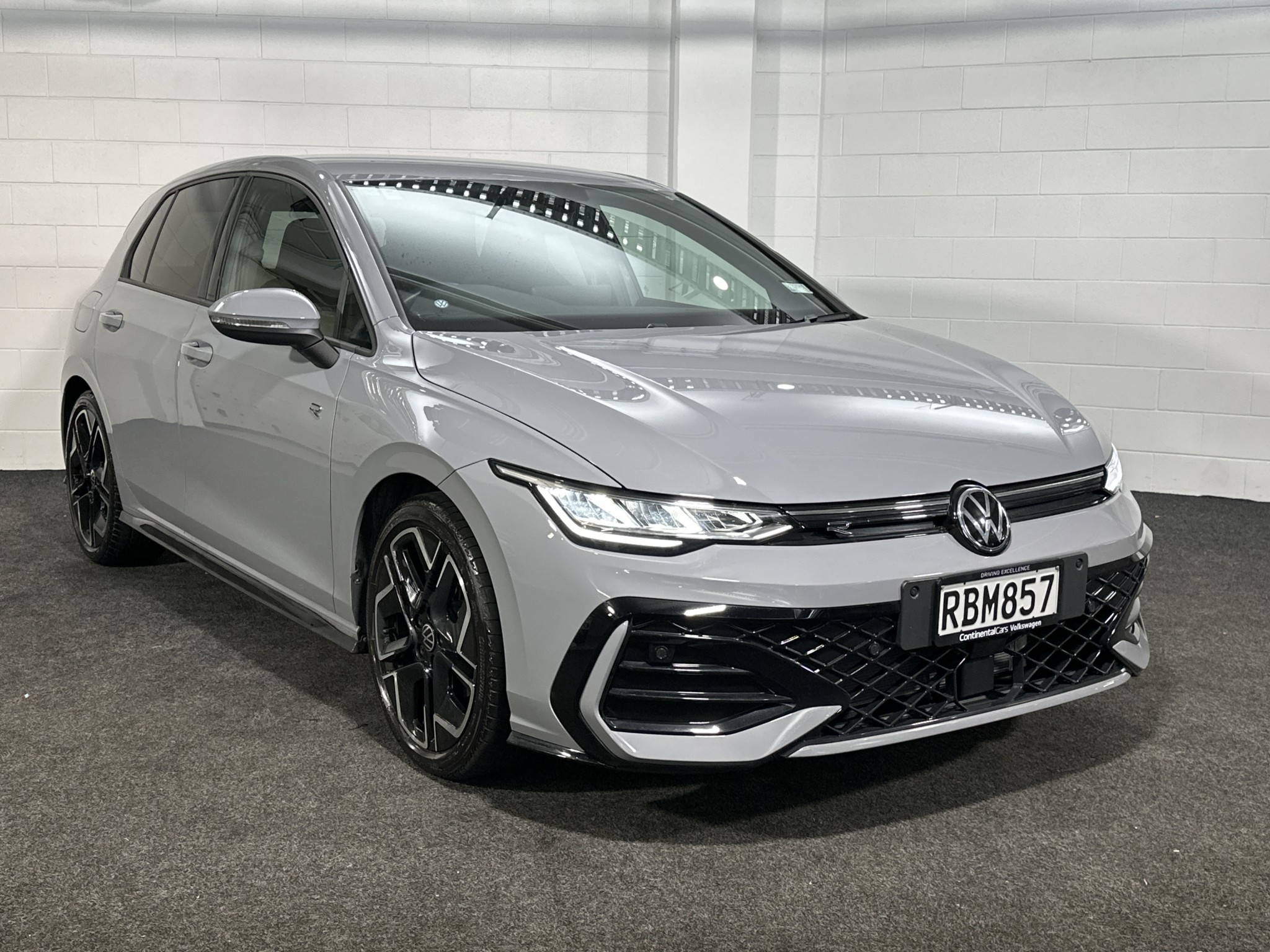 Volkswagen Golf 8.5 R-LINE