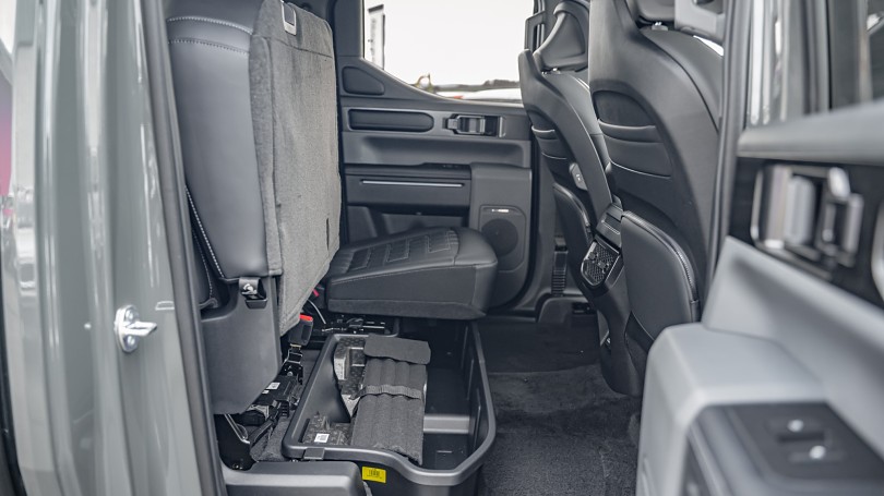 2025 Kia Tasman 18