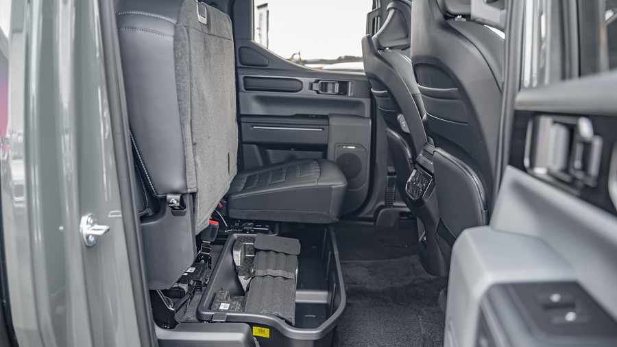 2025 Kia Tasman 18