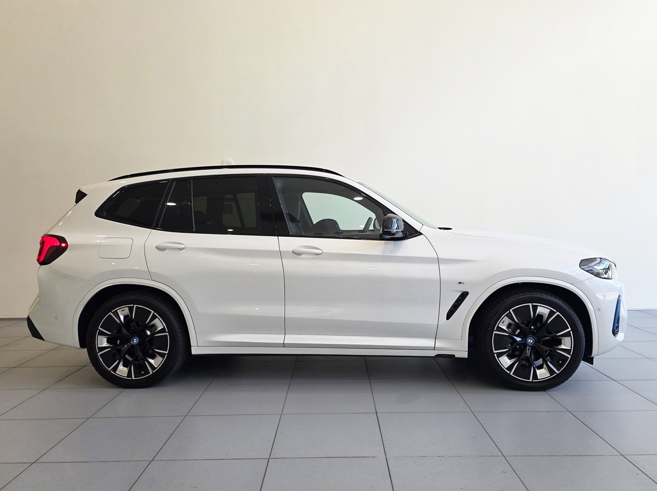 BMW iX3 M Sport Impressive