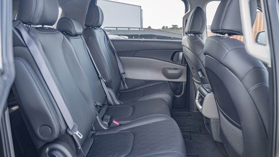 2025 Kia Carnival 16