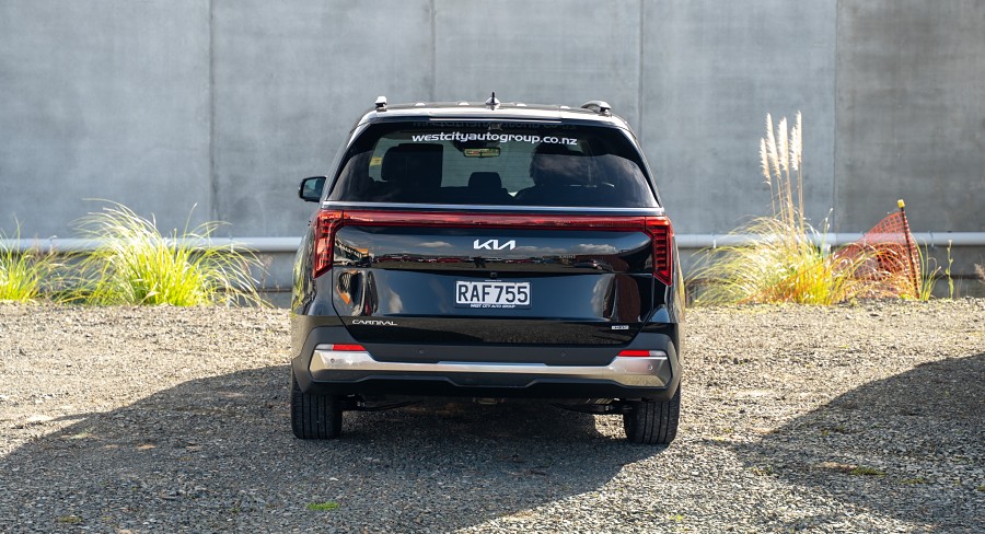 2025 Kia Carnival 4