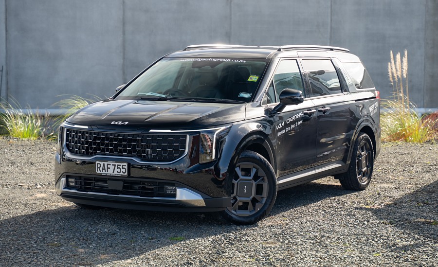 2025 Kia Carnival 1