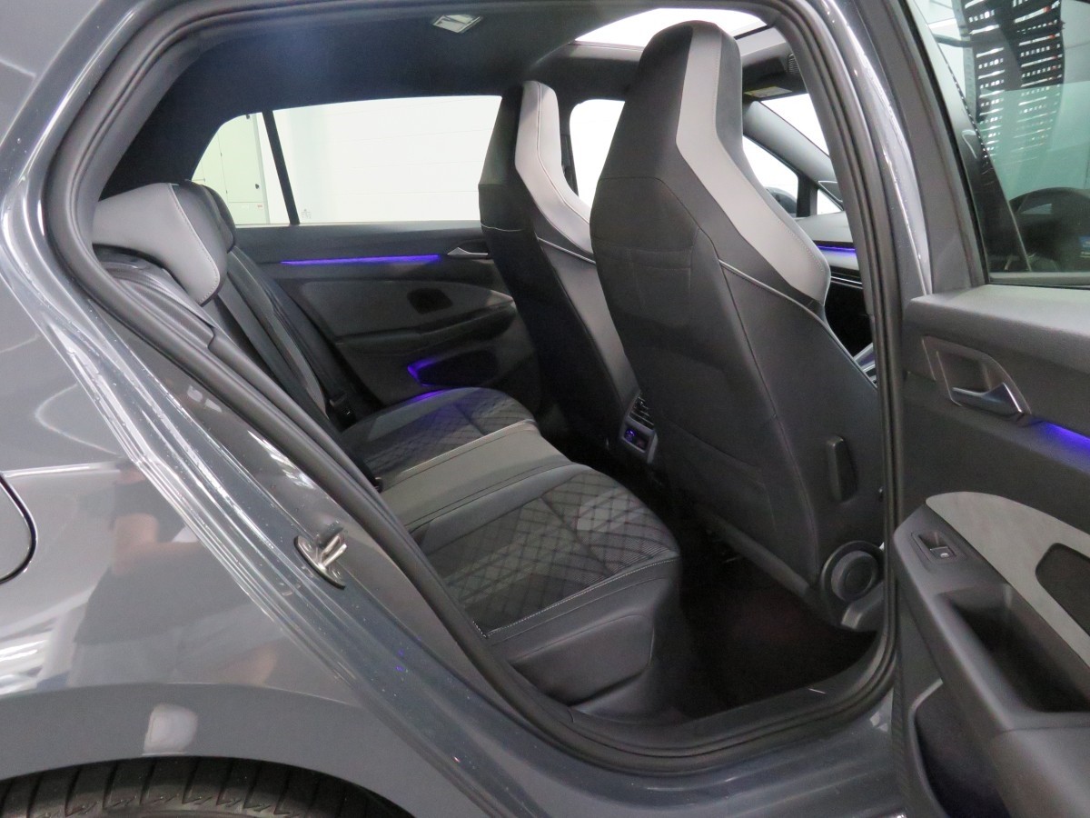 Volkswagen Golf TSI R-LINE - Tech Pack