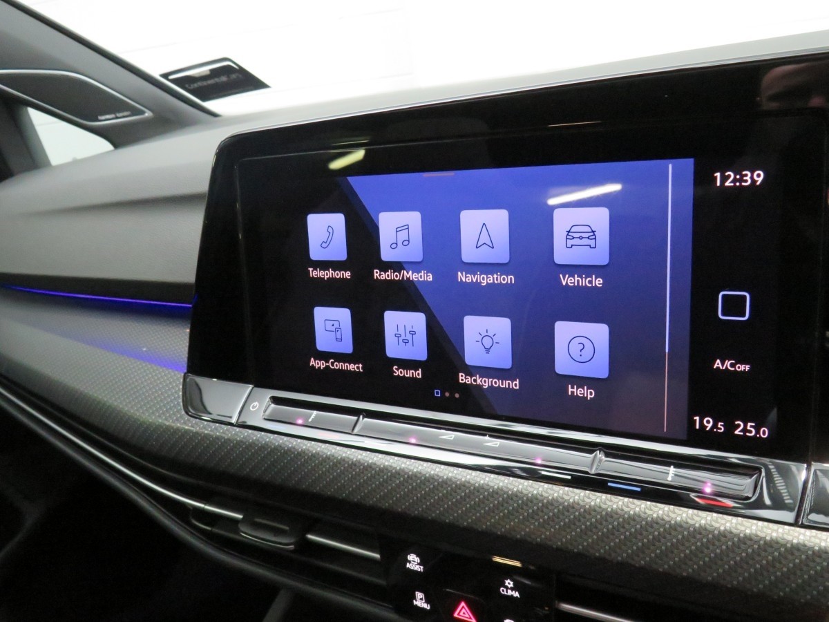 Volkswagen Golf TSI R-LINE - Tech Pack