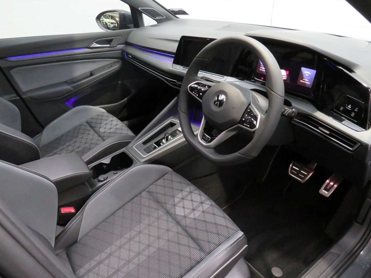 Volkswagen Golf TSI R-LINE - Tech Pack