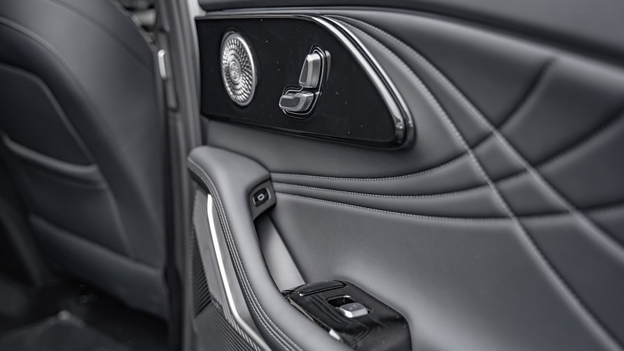 2025 OMODA 9 18