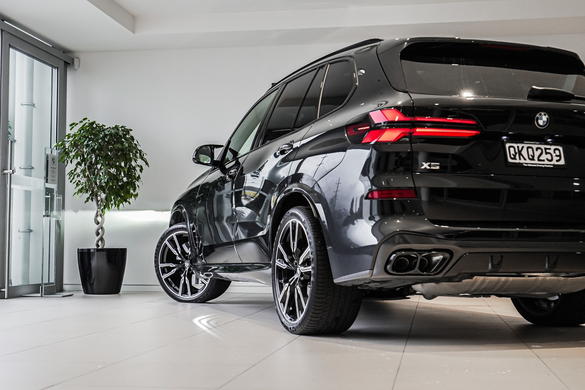 BMW X5 M60I Innovations & Executive