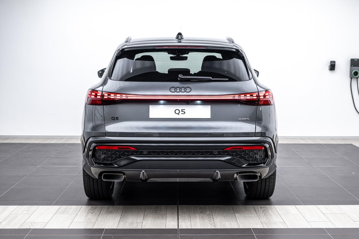 Audi Q5 SUV TFSI quattro S Tronic 150kW