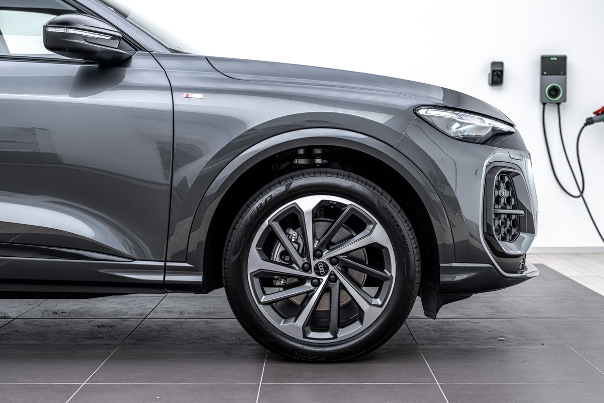 Audi Q5 SUV TFSI quattro S Tronic 150kW