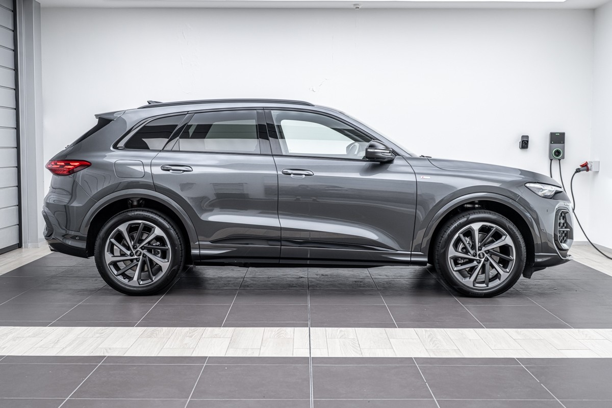 Audi Q5 SUV TFSI quattro S Tronic 150kW