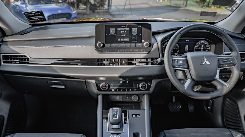 2025 Mitsubishi Outlander 10