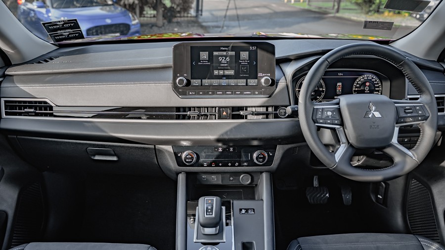 2025 Mitsubishi Outlander 10