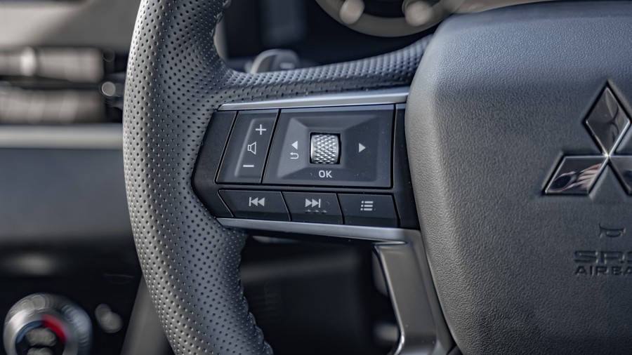 2025 Mitsubishi Outlander 13