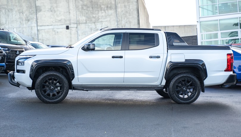 2025 Mitsubishi Triton 5