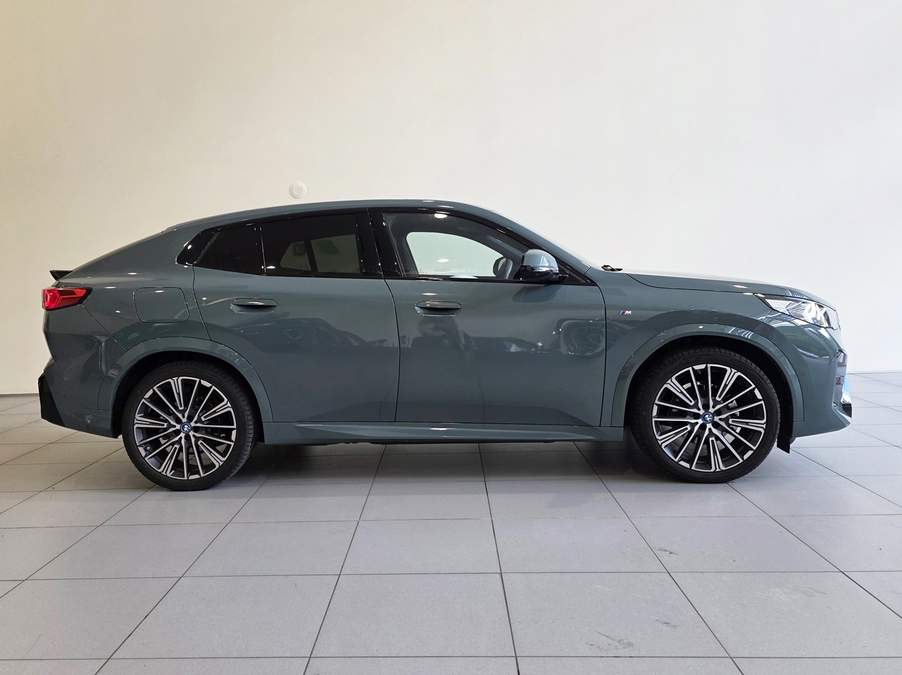 BMW iX2 eDRIVE20 M Sport