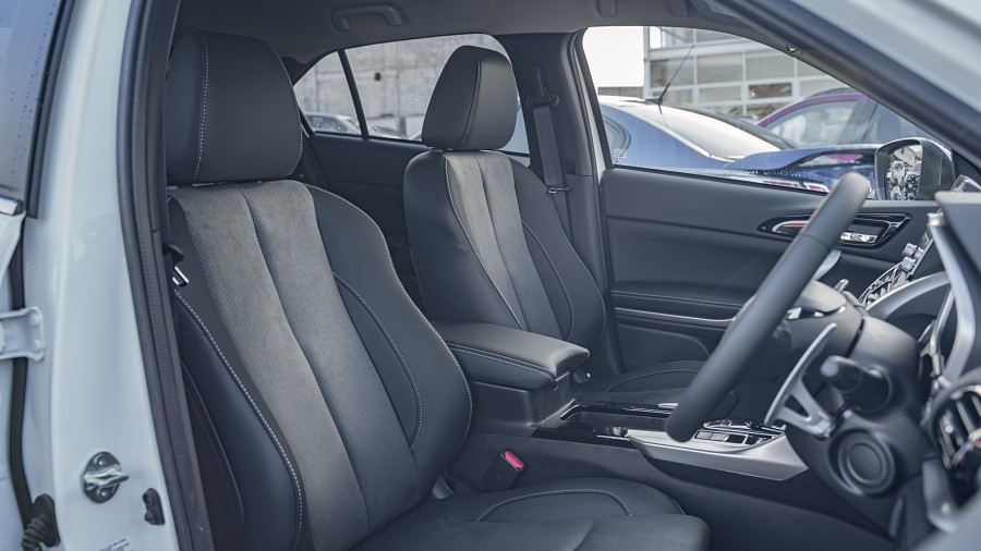 2025 Mitsubishi Eclipse Cross 8