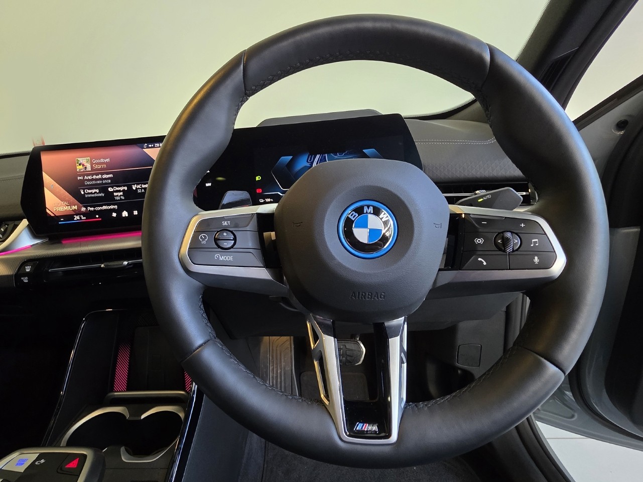 BMW iX2 eDRIVE20 M Sport - Innovations Package
