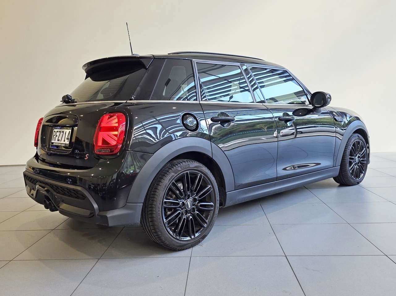 MINI Cooper S 5 Dr Hatch Classic