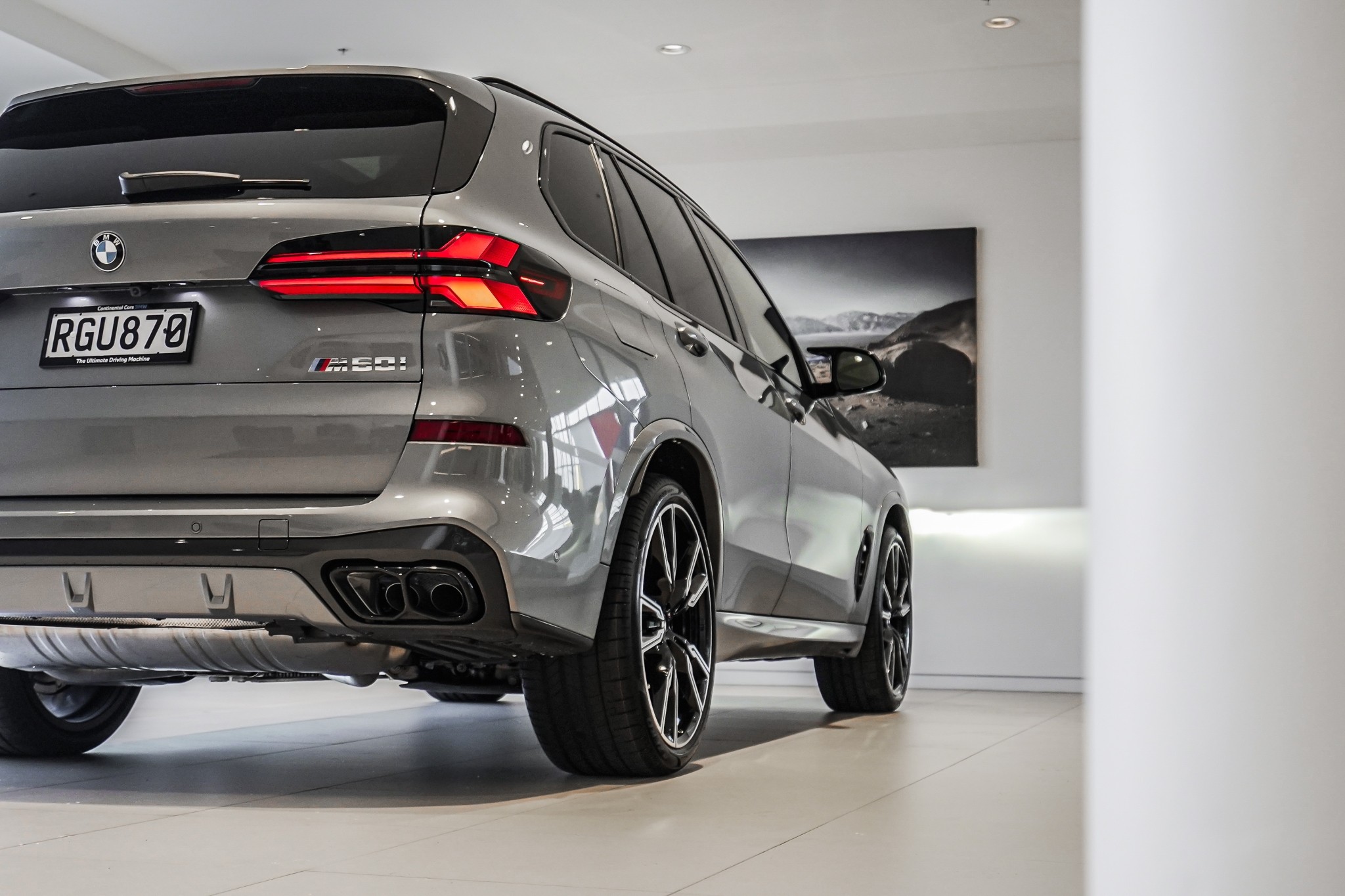 BMW X5 M60i