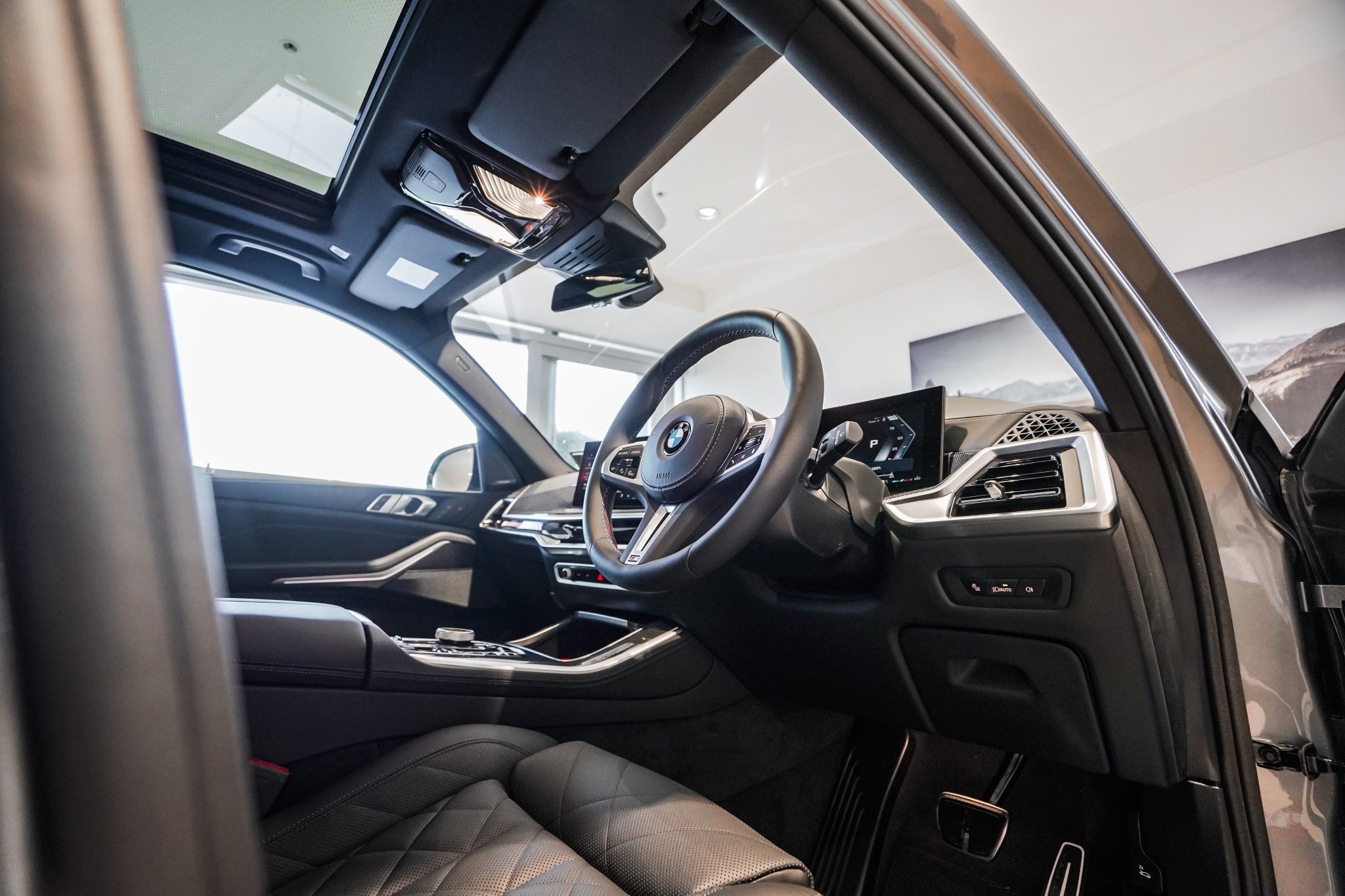 BMW X5 M60i