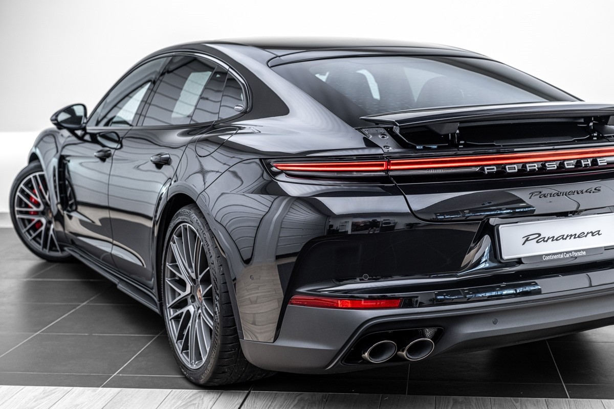Porsche Panamera 4S E-HYBRID